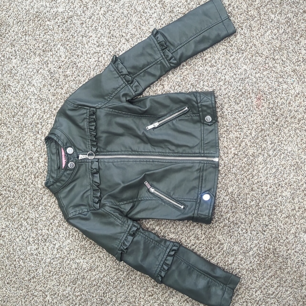 3/$30 Urban Republic 6x pleather ruffles moto jacket dark green faux leather